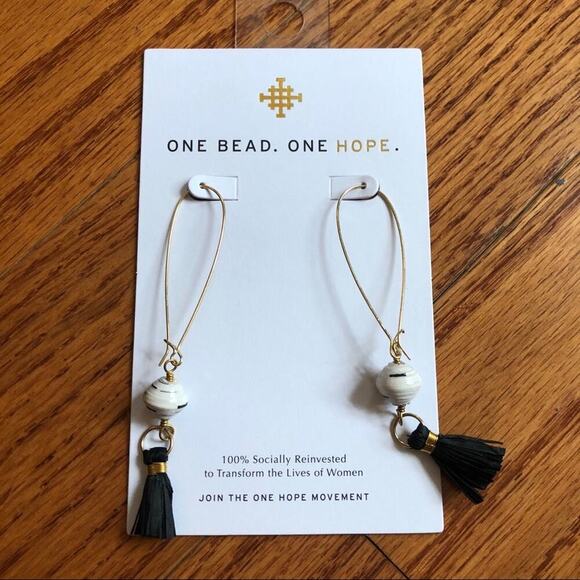 BOUTIQUE Tassel Gold Black Dangling Earrings NWT - Picture 7 of 7